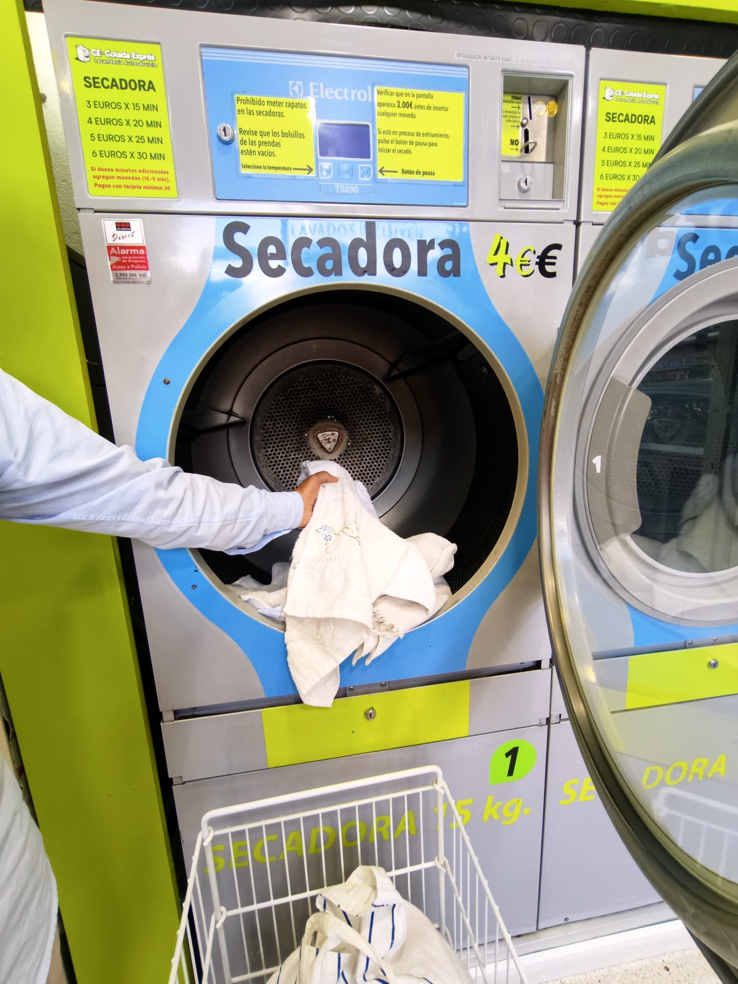 Secadora de 15 kg de Colada Exprés, desde 3€ por 15 minutos